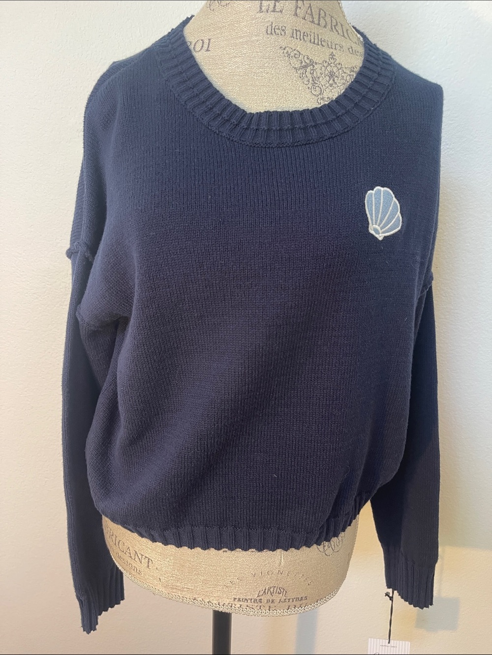 Happily Grey ~Catch Me By The Sea🌊💙Navy Sweater with Shell 🐚Motif ~ Medium NWT